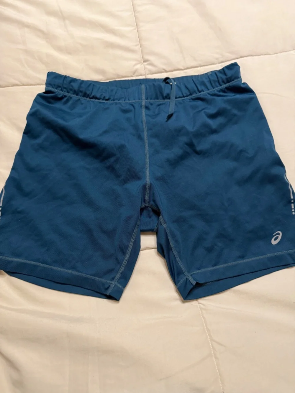 ASICS - Picture 2 of 3